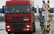 В Миндоходов признали, что таможенники продолжают брать взятки