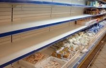 На въезде в Крым – очередь грузовиков с продуктами длиной 14 километров