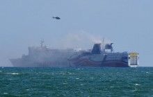 У Карибському морі загорівся пором, евакуйовано понад 500 людей (фото)