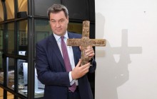 В Баварии у входа во все госучреждения повесят кресты