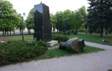 У Харкові вночі намагалися знести бюст маршалу Жукову (фото)