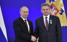 Bulgarian 'spy' free on bail gets award from Putin in Moscow – Bloomberg