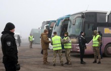 "Экс-беркутовцев" привезли на обмен - СМИ