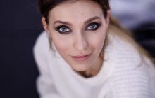 Скандальна Регіна Тодоренко показала фігуру в купальнику