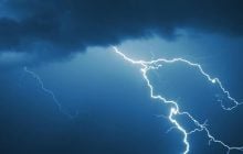 Ученые научились отводить удары молнии с помощью лазера (фото)