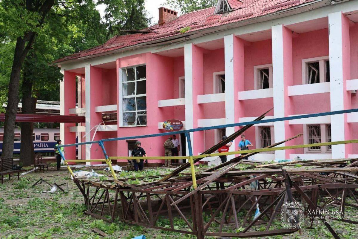 В городе в результате ударов РФ есть значительные разрушения / фото Харьковская ОВА В городе в результате ударов РФ есть значительные разрушения / фото Харьковская ОВА